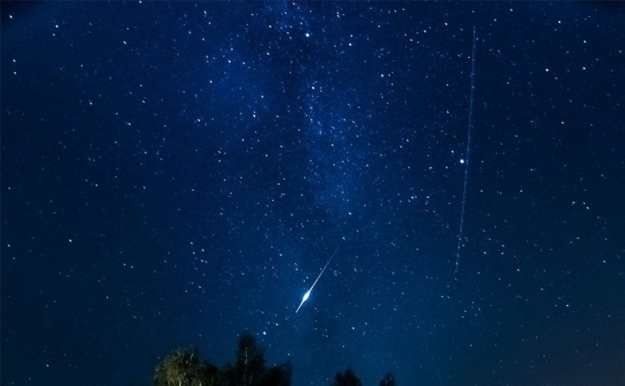 Метеоритный поток лириды. Комета звездопад. Звездопад лириды. Южные дельта-аквариды. Метеоры персеиды.