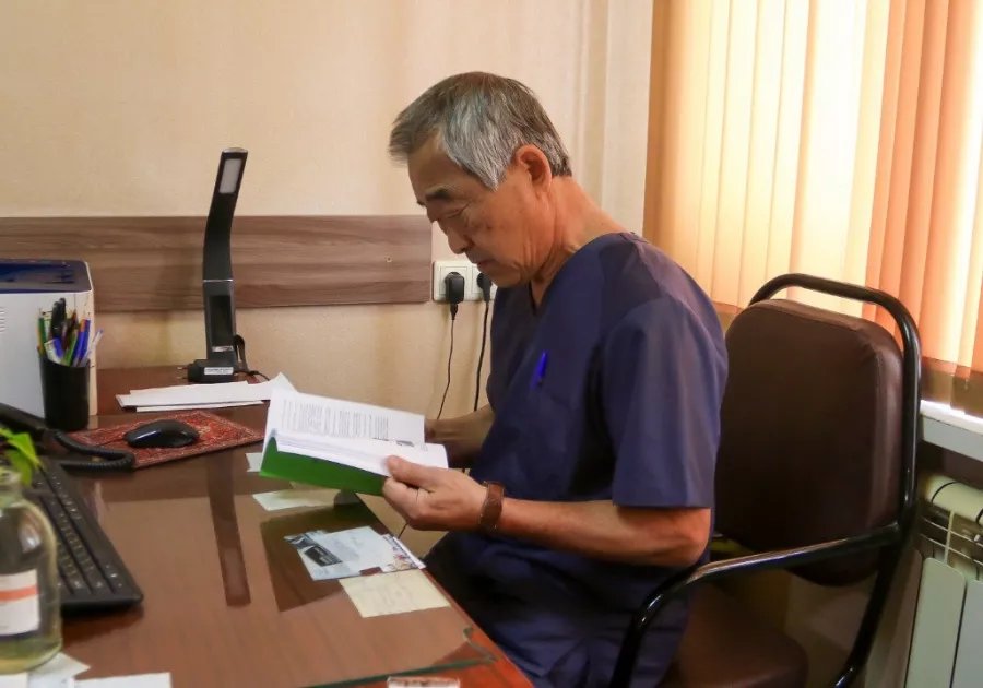 Юрий Тен на рабочем месте