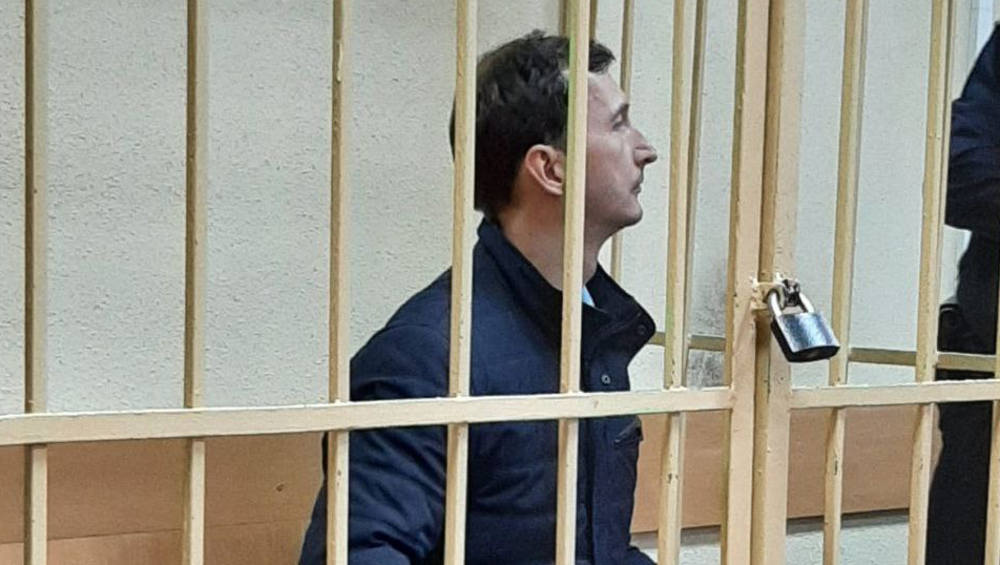 В Брянске 11 апреля продолжился суд над обвиняемым в мошенничестве депутатом Павловым