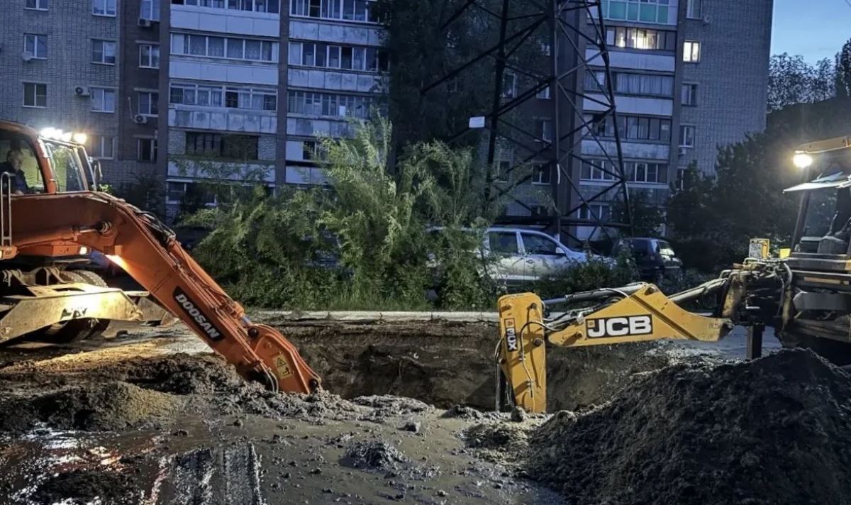 Очередной котлован на месте коммунальной аварии появился в Коминтерновском районе Воронежа