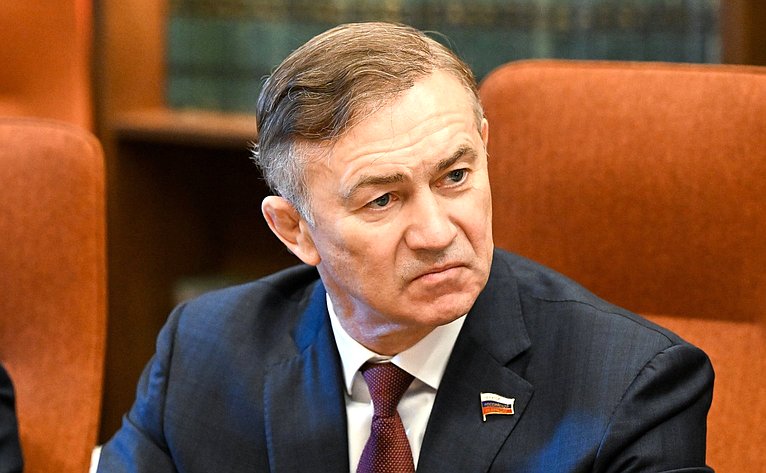 Александр Брыксин