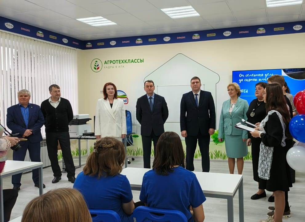 В отремонтированной школе с. Студенки Белинского района прошла торжественная церемония открытия агротехкласса