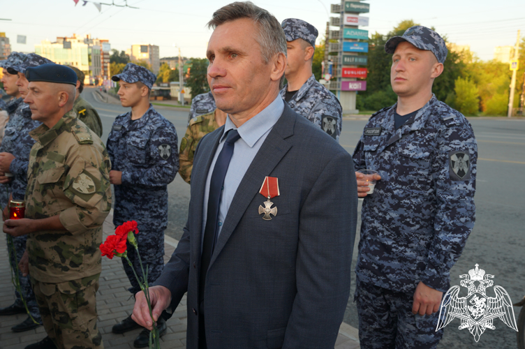 В Иванове военнослужащие и сотрудники Росгвардии приняли участие в мероприятиях, посвященных Дню памяти и скорби