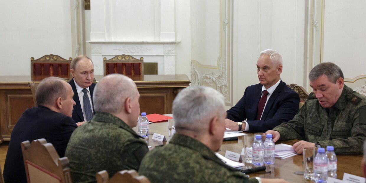 Рабочая поездка президента Владимира Путина в Санкт-Петербург