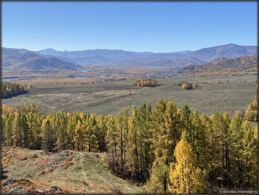 «Осенние краски Уймонской долины». Прощальный день: на гору Маяк с закрытыми глазами, посиделки на берегу Катуни и у костра в ночи 