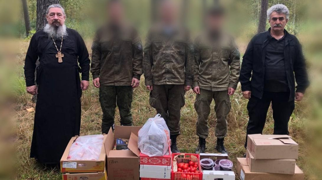 Брянский священник доставил бойцам СВО гуманитарную помощь