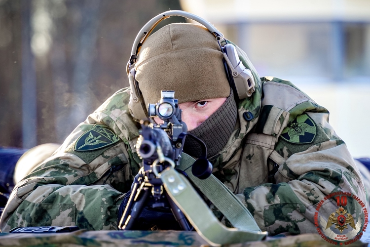 Снайперы спецподразделений Росгвардии в Архангельской области провели боевые стрельбы