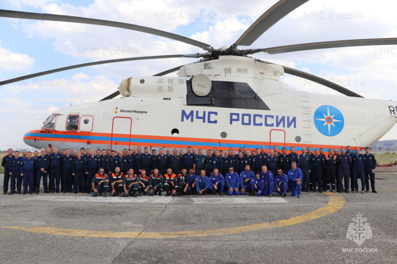 В Минеральных Водах завершились сборы авиаторов МЧС России