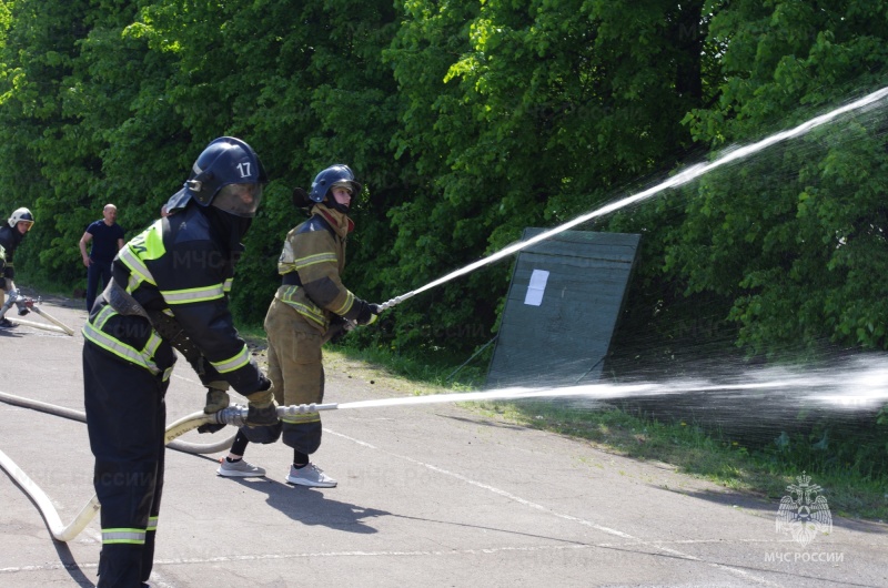 В Чебоксарах соревновались дружины юных пожарных