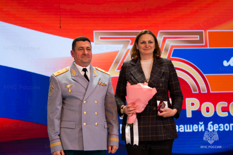 За вклад в безопасность Югры: состоялась торжественная церемония награждения спасателей