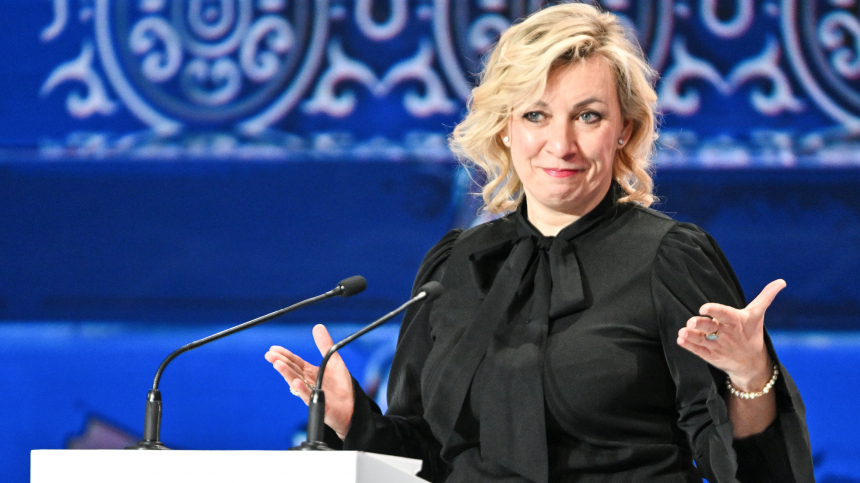 Захарова предложила Зеленскому обратиться к гадалке
