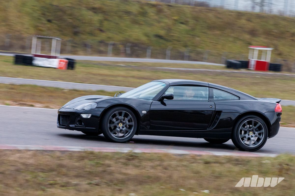 Кто на Boxster, кто на Corvette: смотрите, какие авто приехали на трек-день под Минском