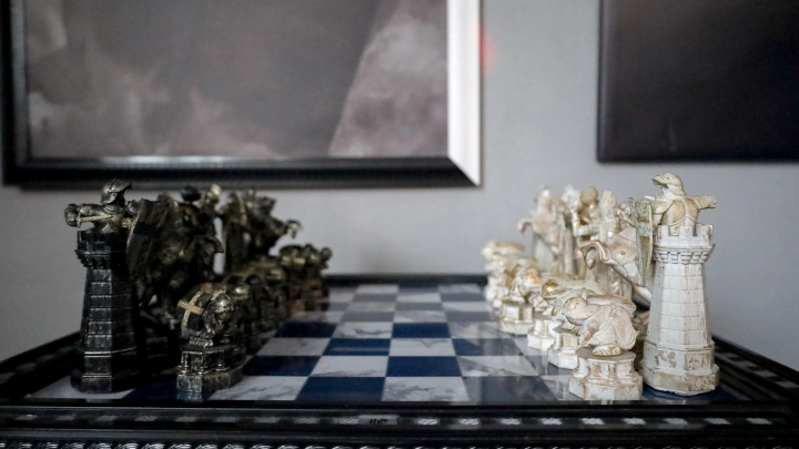 Крах шахматного короля: 15-летний русский гений разгромил чемпиона мира Карлсена в онлайн-битве