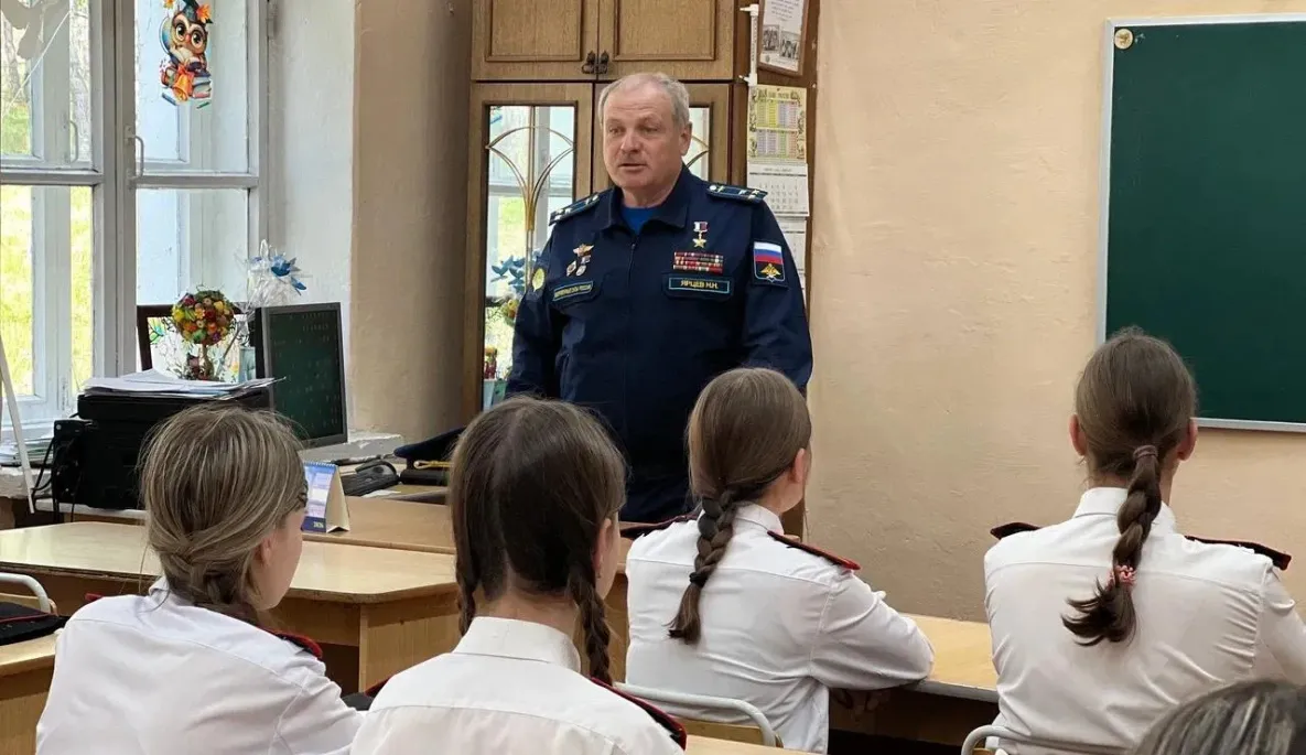 Бесстрашный лётчик Николай Ярцев рассказал в Хабаровске, как становятся Героями 