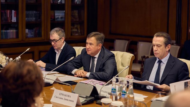 Первое заседание оргкомитета по подготовке к празднованию 150-летия ГИТИСа под председательством Татьяны Голиковой. Слева направо: ректор ГИТИСа Григорий Заславский, заместитель Министра культуры Андрей Малышев и председатель Союза театральных деятелей Владимир Машков