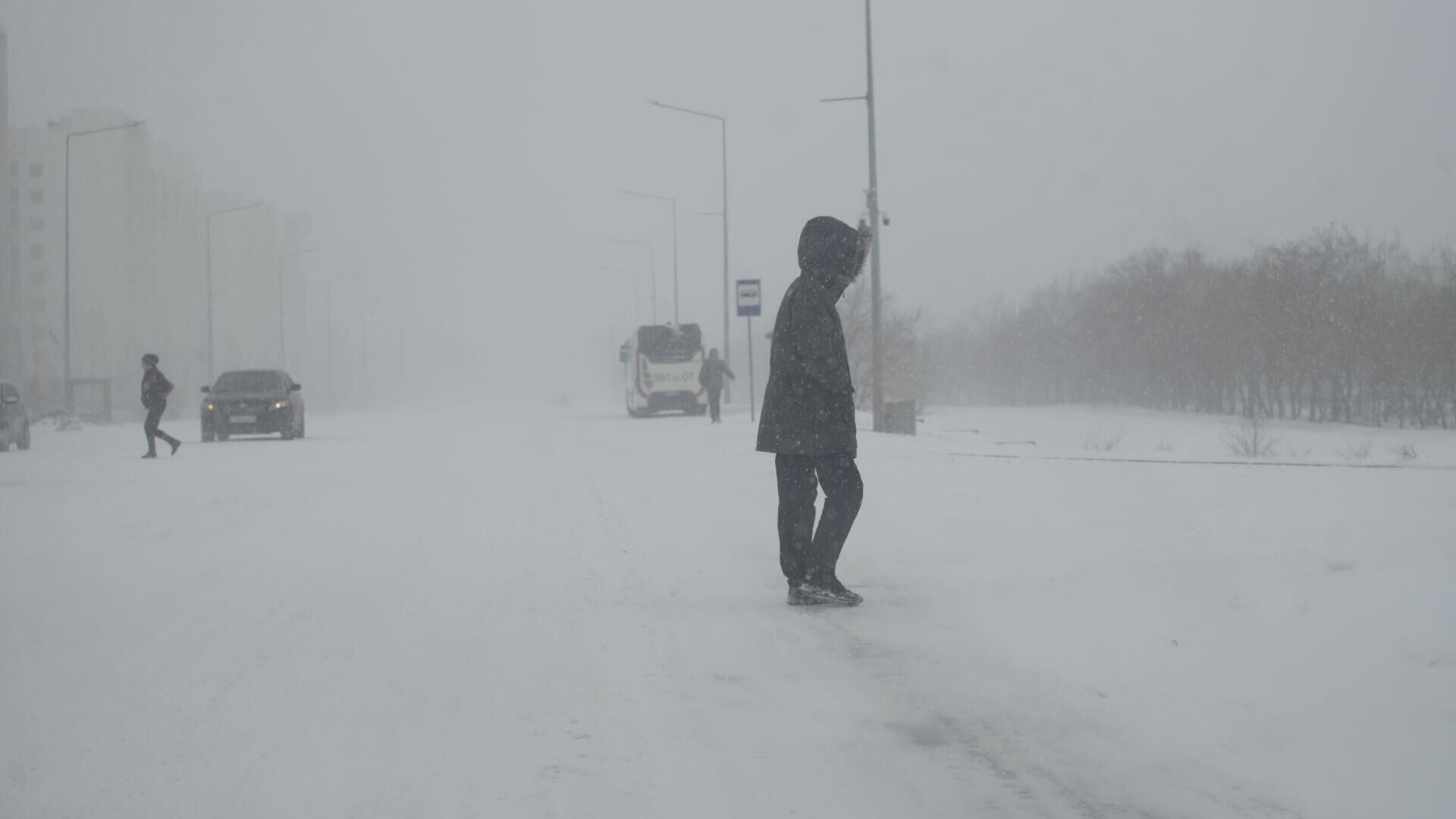 Погода астана на 10 дней точный 2024. Снегопад. Снежная буря. Снежные осадки. Метель в Казахстане.