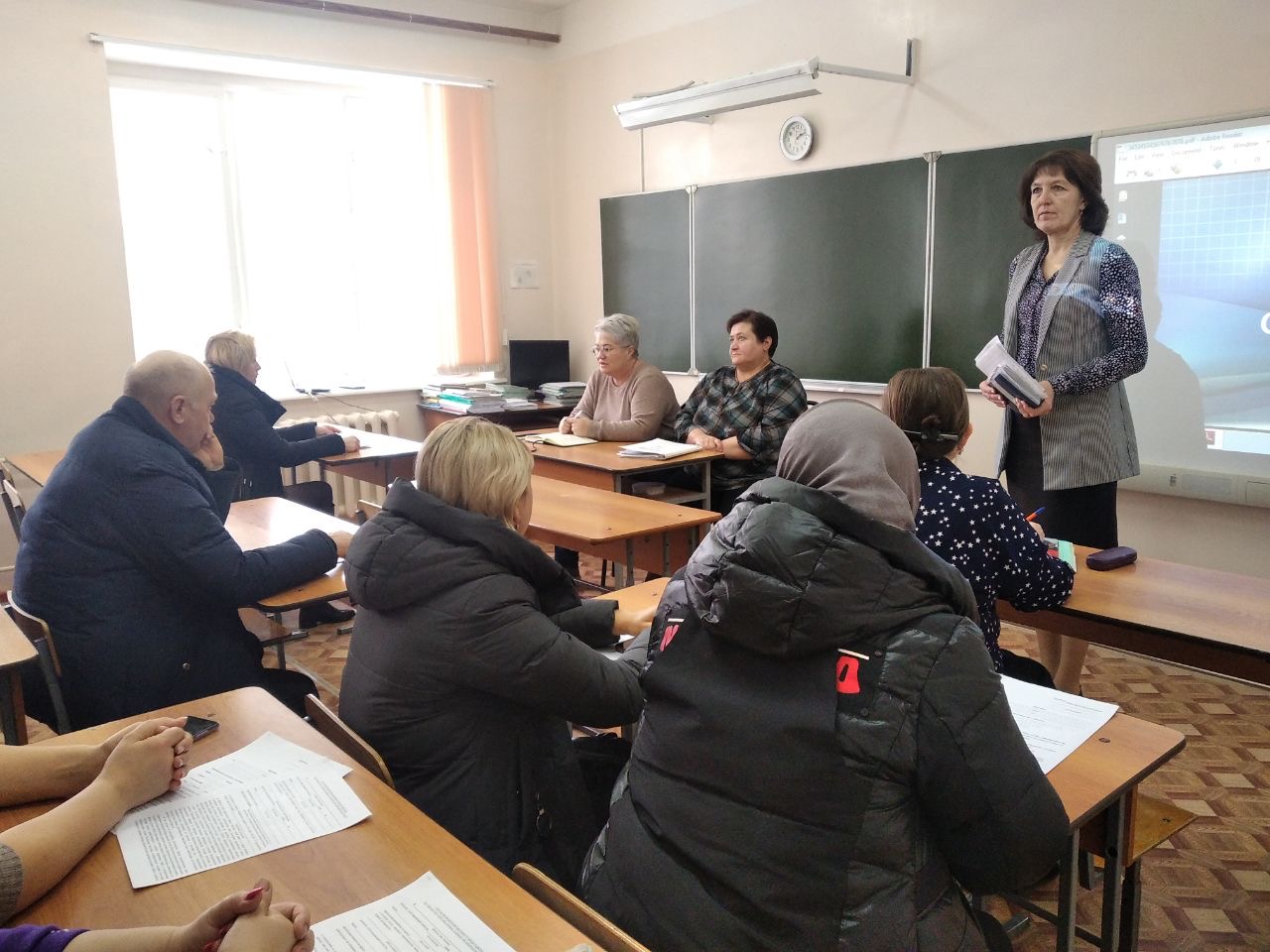 школа иванырс. собрание в выпускном классе. собрание в актовом зале школы для детей. вузы псковской области. родительское собрание гиа 2023.