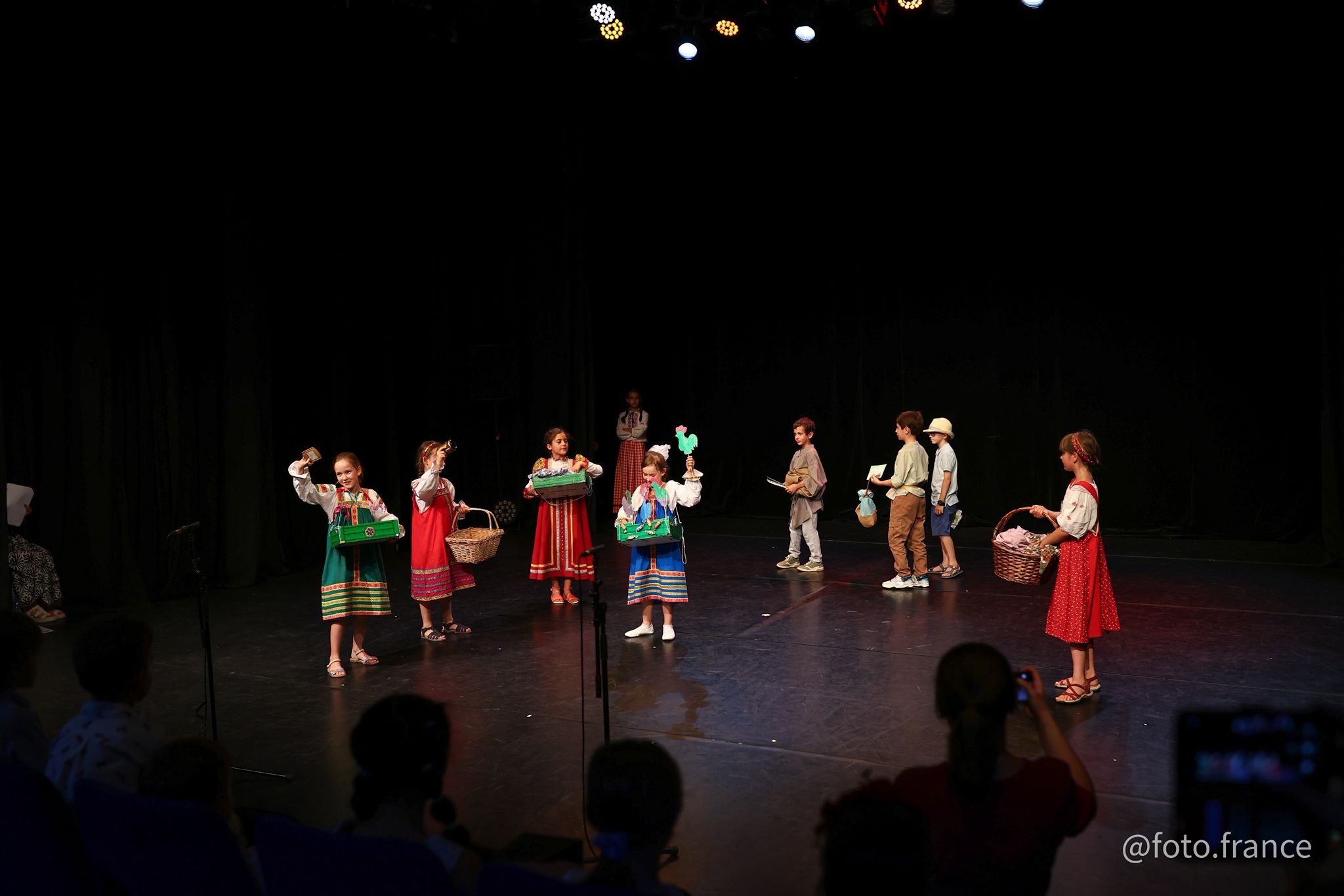 Лионская Chkola отпраздновала окончание учебного года.