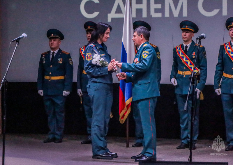 Торжественно поздравили спасателей с профессиональным праздником