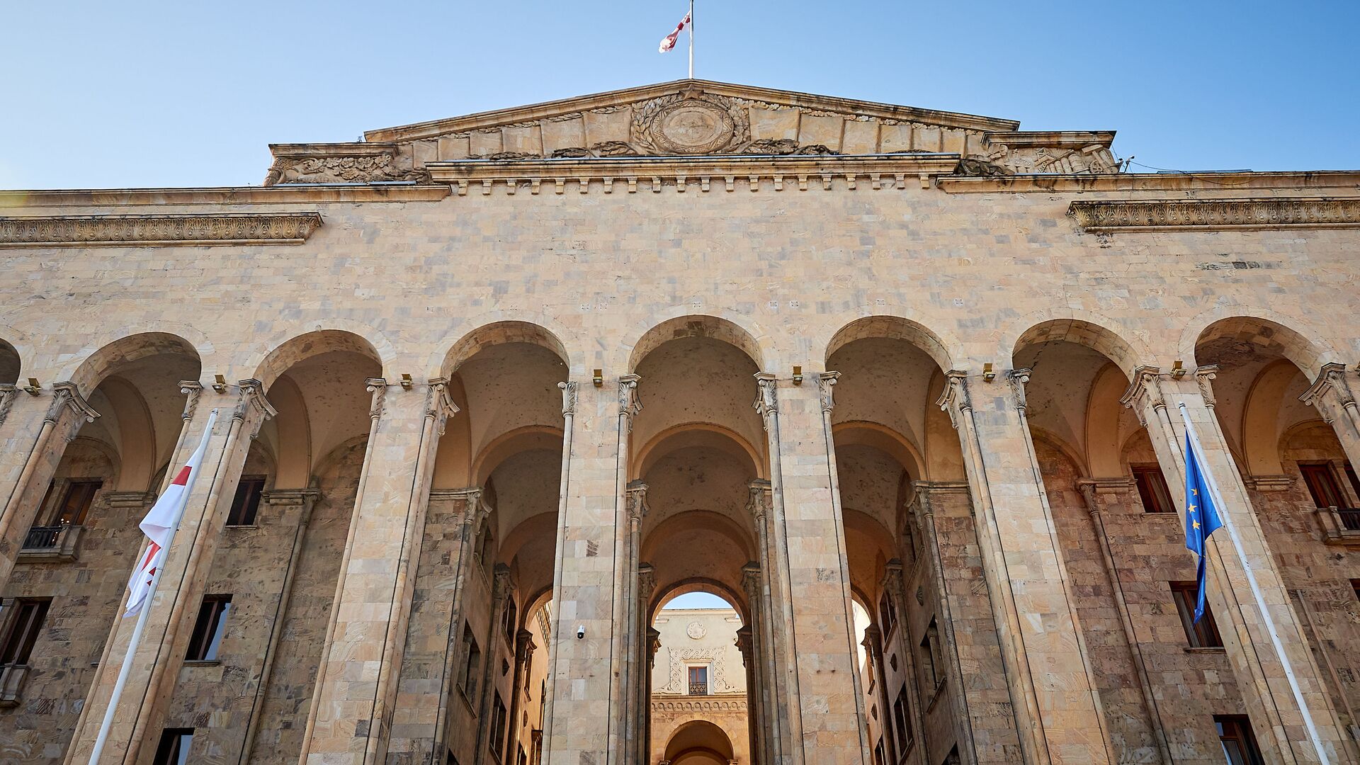 Здание парламента Грузии. Фасад - Sputnik Грузия, 1920, 29.07.2025