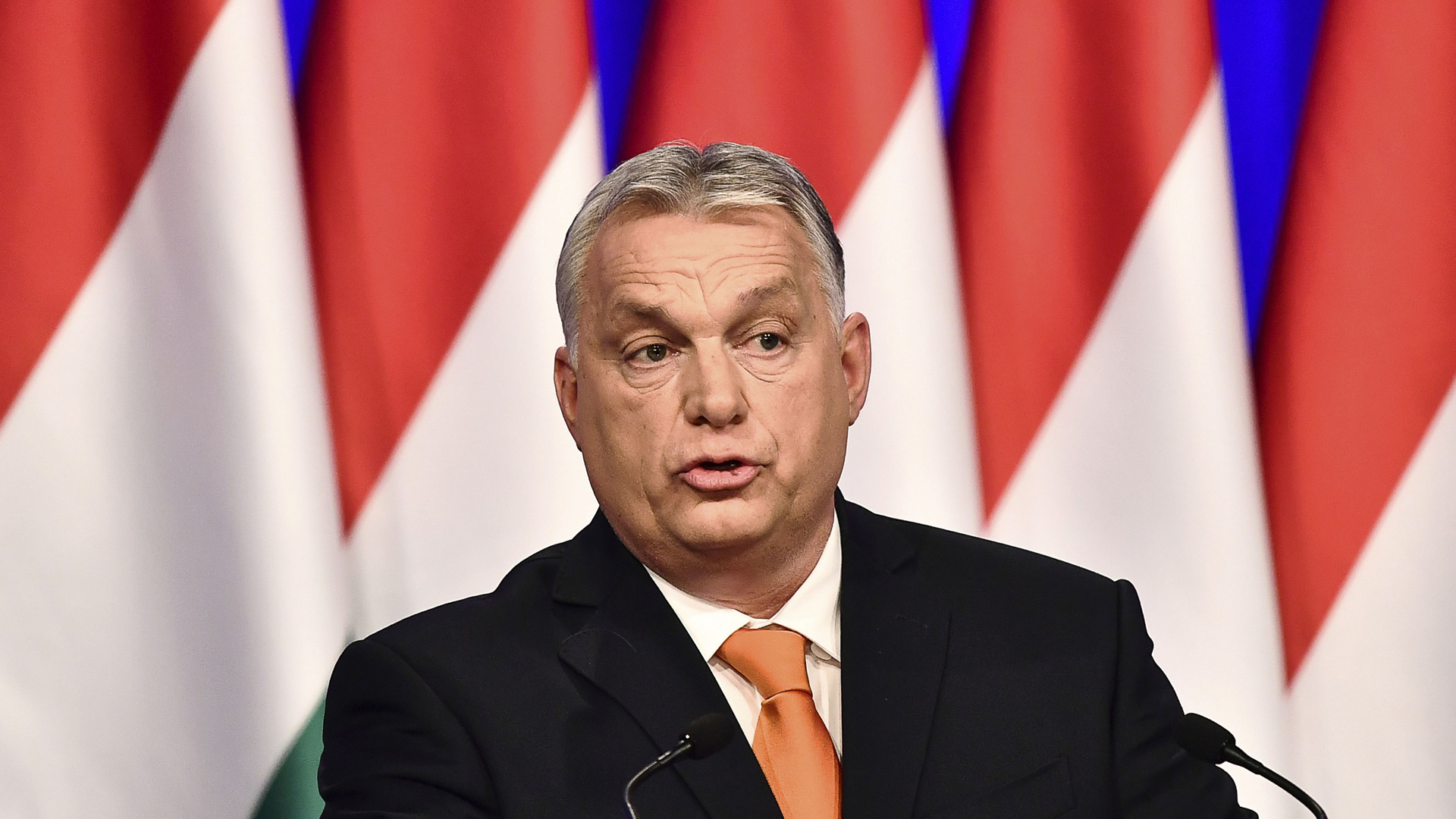 Орбан не намерен поддаваться 