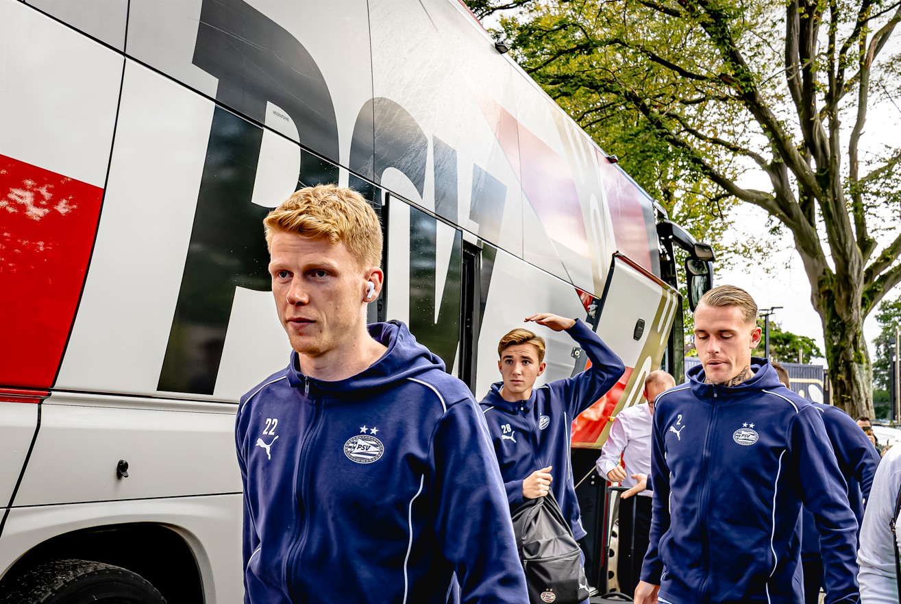 Петер Бош продлил контракт с ПСВ