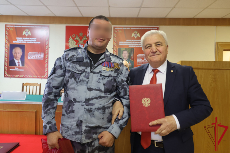 В Санкт-Петербурге поздравили ОМОН «Балтика» (на транспорте) Росгвардии с 33-летием со дня образования