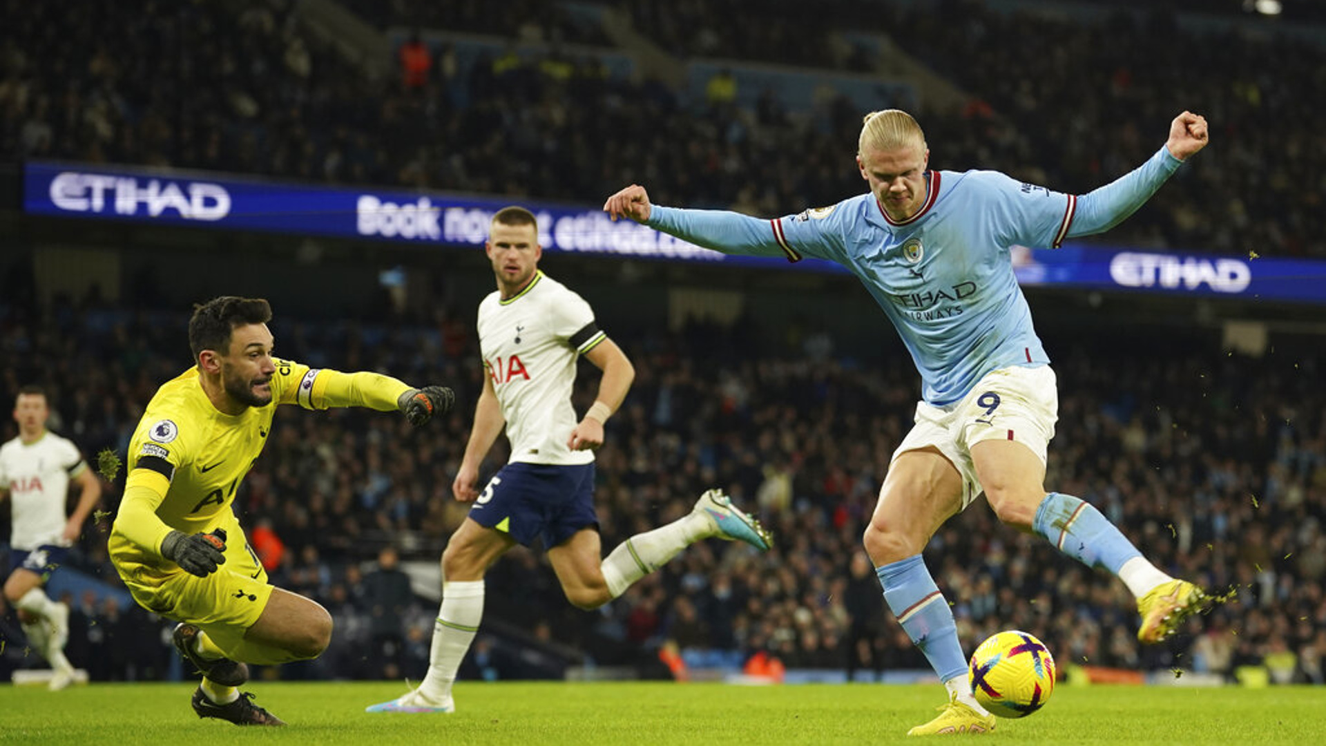 Man city tottenham live. Ман Сити Тоттенхэм. Манчестер Сити Тоттенхэм 2019. Манчестер Сити Тоттенхэм Хотспур 19 января. Футбольный матч фото.