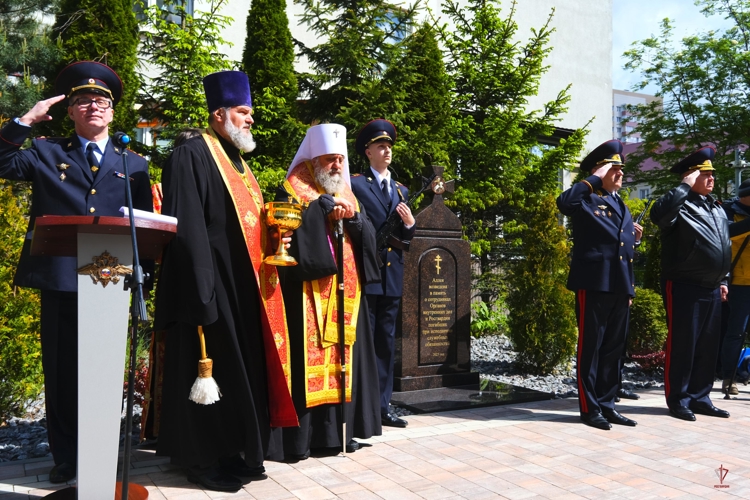 В Калининграде состоялась торжественная церемония открытия Аллеи памяти и мемориала погибшим сотрудникам органов внутренних дел и Росгвардии