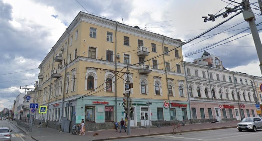 Со старейшего магазина Перми требуют снять вывески