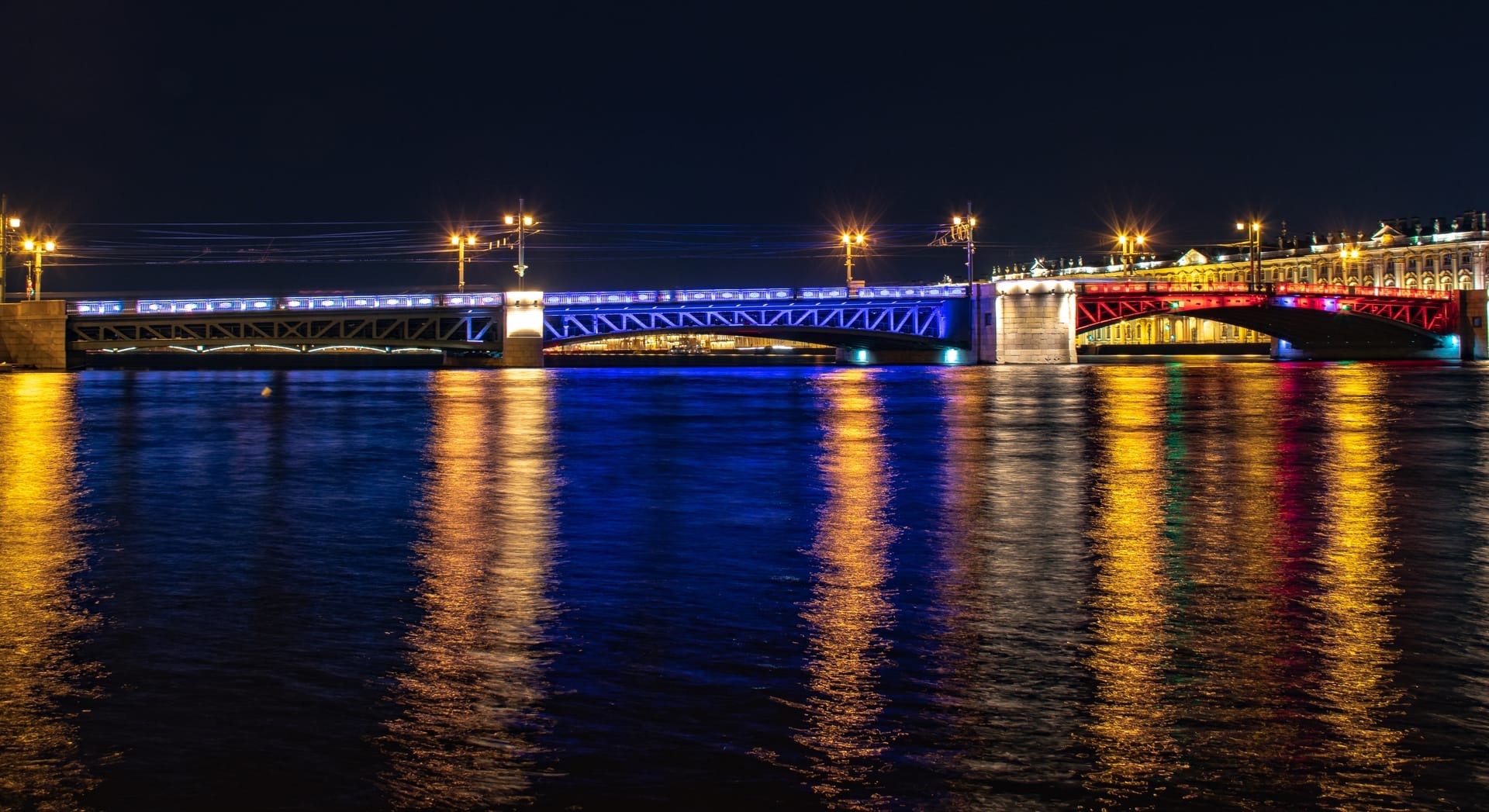 Вечерний 4. Вид с дворцового моста. Дворцовый мост ночью в Санкт-Петербурге. Дворцовый мост 360. Дворцовый мост развод.