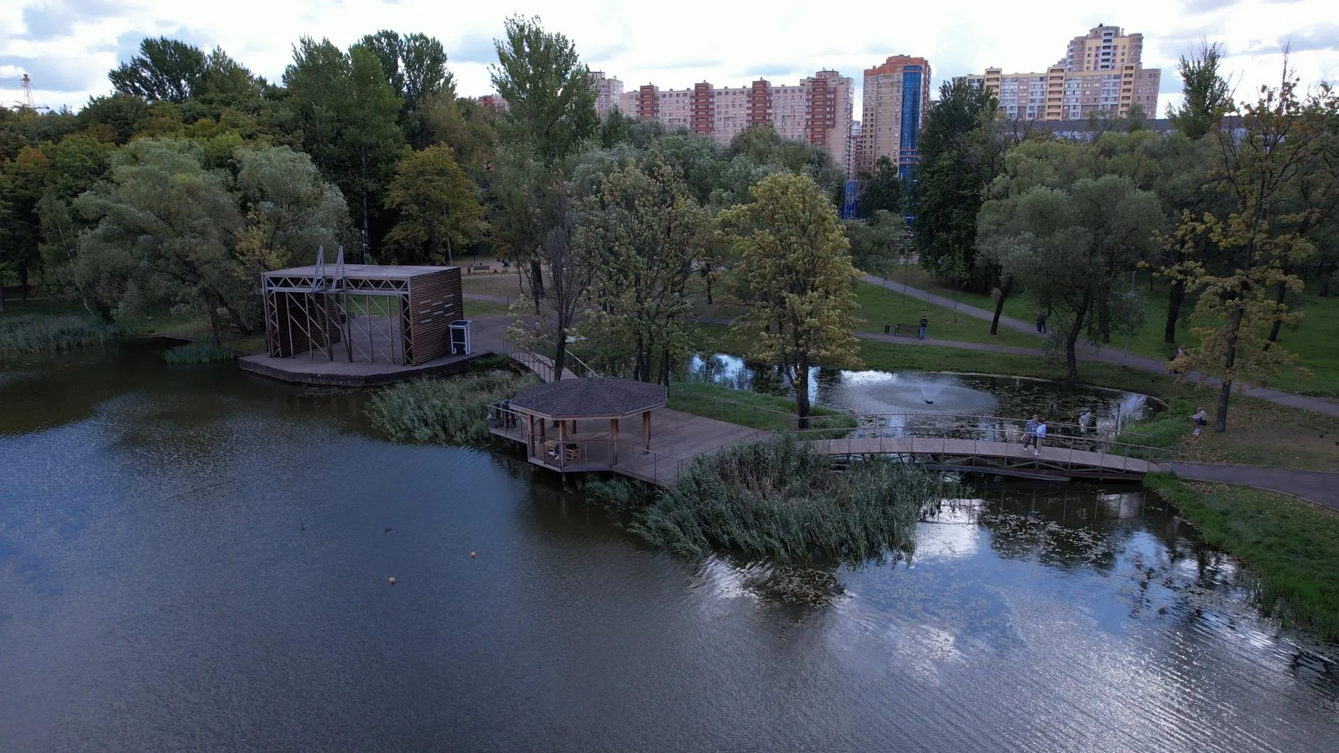 Парк фабричный пруд Реутов. Московская область Реутов Парковая улица парк фабричный пруд. Фабричный пруд Реутов ракета. Турбина Реутов фабричный пруд.