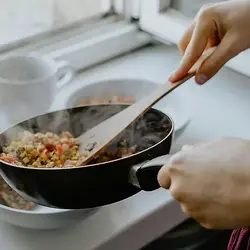 Опасны ли сковородки с тефлоновым покрытием?