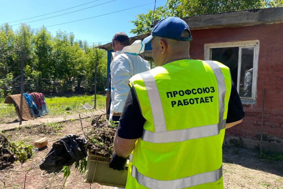 Профсоюзы Оренбуржья направили более 4 млн рублей пострадавшим от паводка