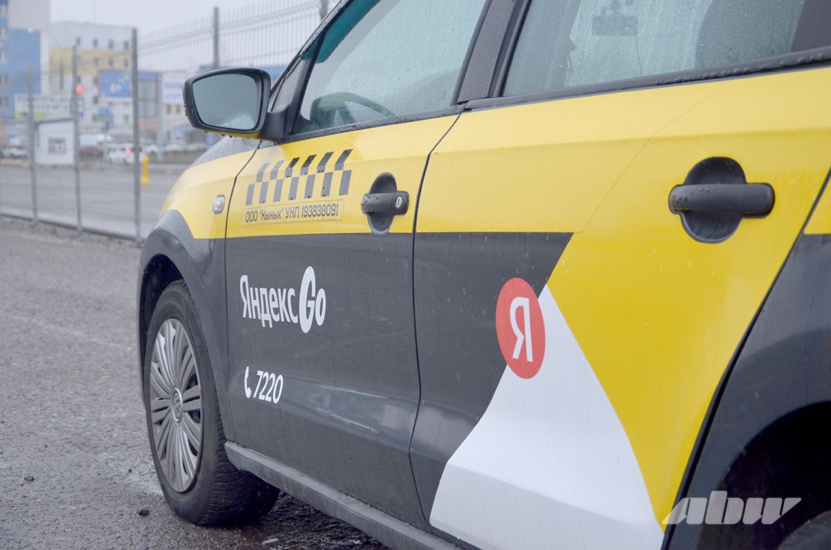 Ребенок едет в такси один: за и против. Взгляд со стороны водителей и родителей