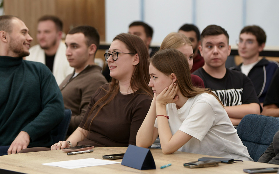 ЦЕМРОС поздравил студентов МГСУ с Днем работников дорожного хозяйства