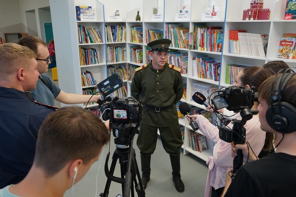 Сотрудники ГУФСИН России по Челябинской области рассказали детям о подвиге фронтовых собак и современной службе своих четвероногих помощников 