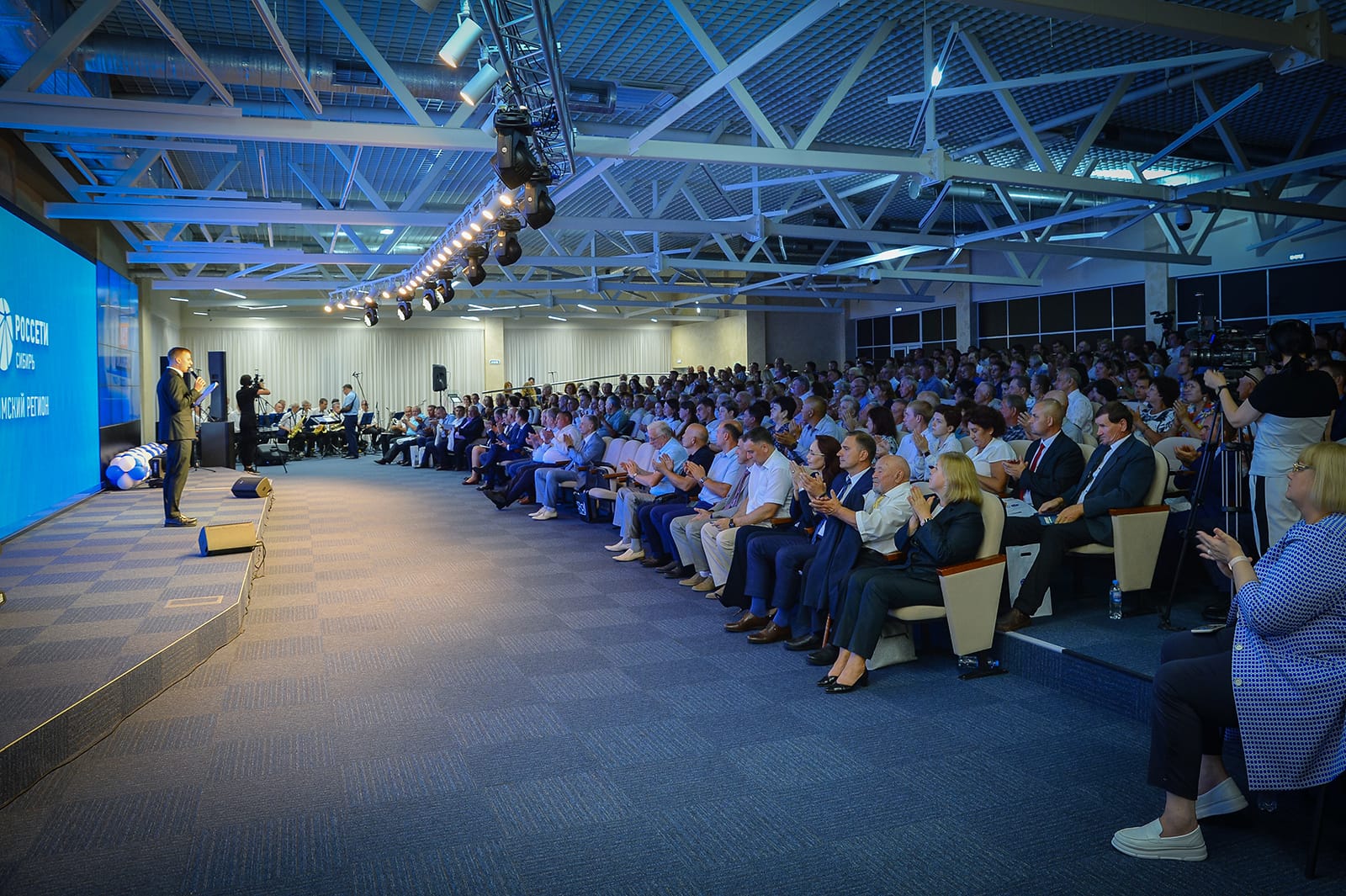 Московские предприятия. Оэк личный кабинет для физических лиц омск. Моденов омск. Колоколова ольга геннадьевна омскэнерго. Маслов виктор евгеньевич омскэнерго.