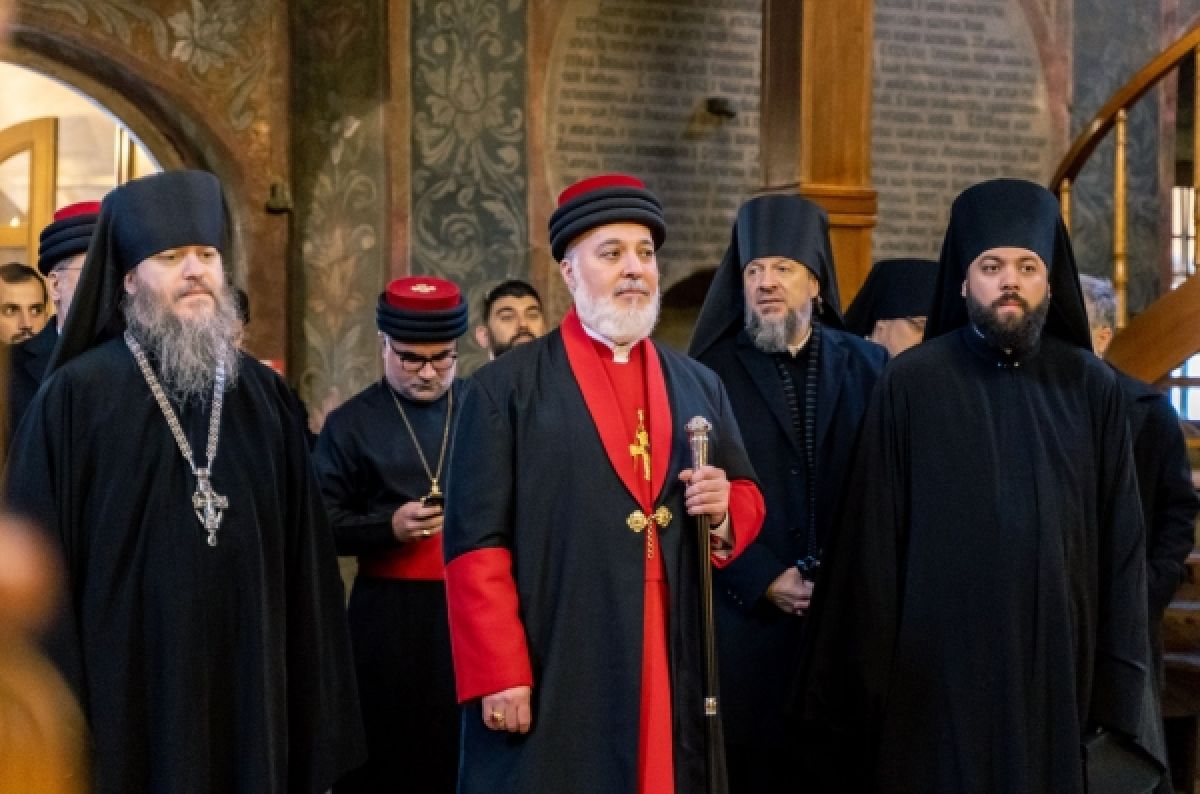 Патриарх ассирийской церкви востока. Патриарх востока. Антиохийская православная церковь патриарх. Патриарх востока. Патриарх востока.