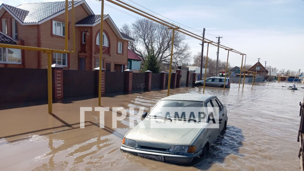 Более 650 домов в 10 районах Самарской области оказались под водой 5 апреля