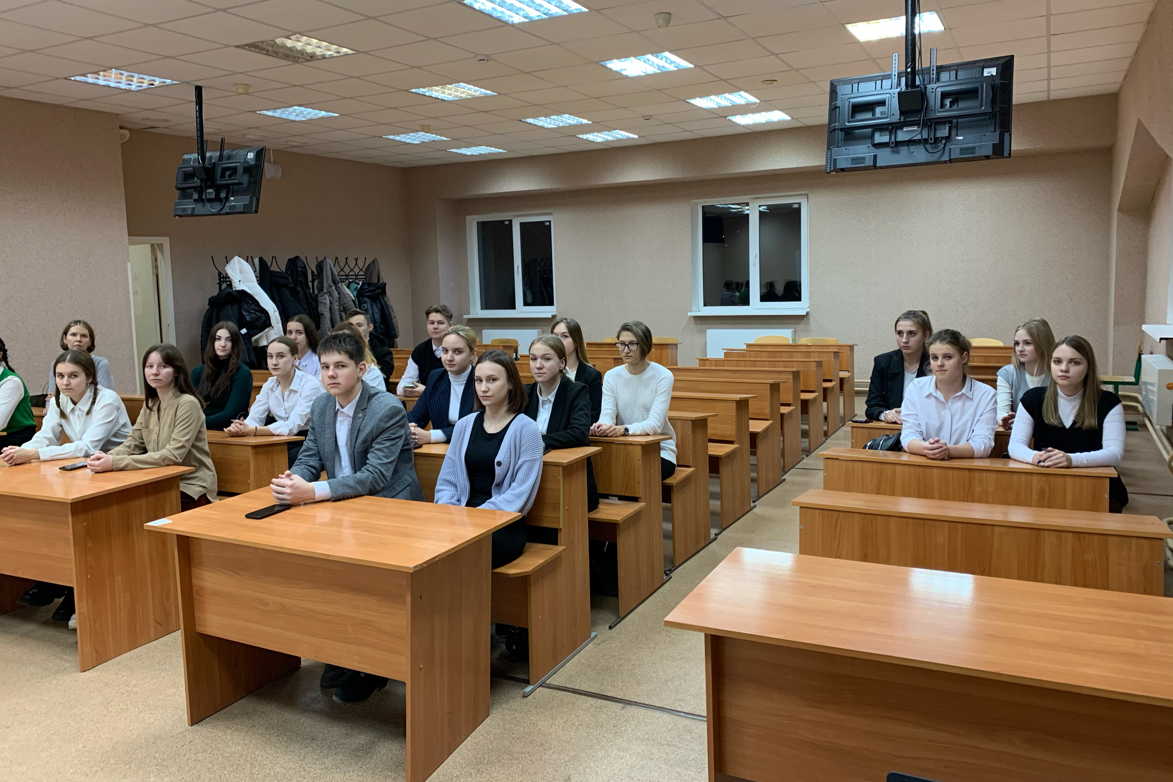 Студенты СПО. Факультет бизнес управления. Рязанский строительный колледж 23.11.2022.