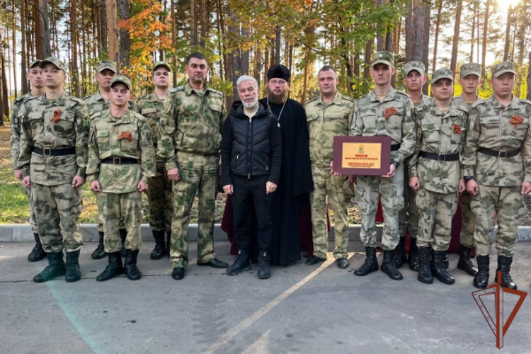 Военнослужащие Росгвардии из Пензенской области встретились с народным артистом России Олегом Газмановым 