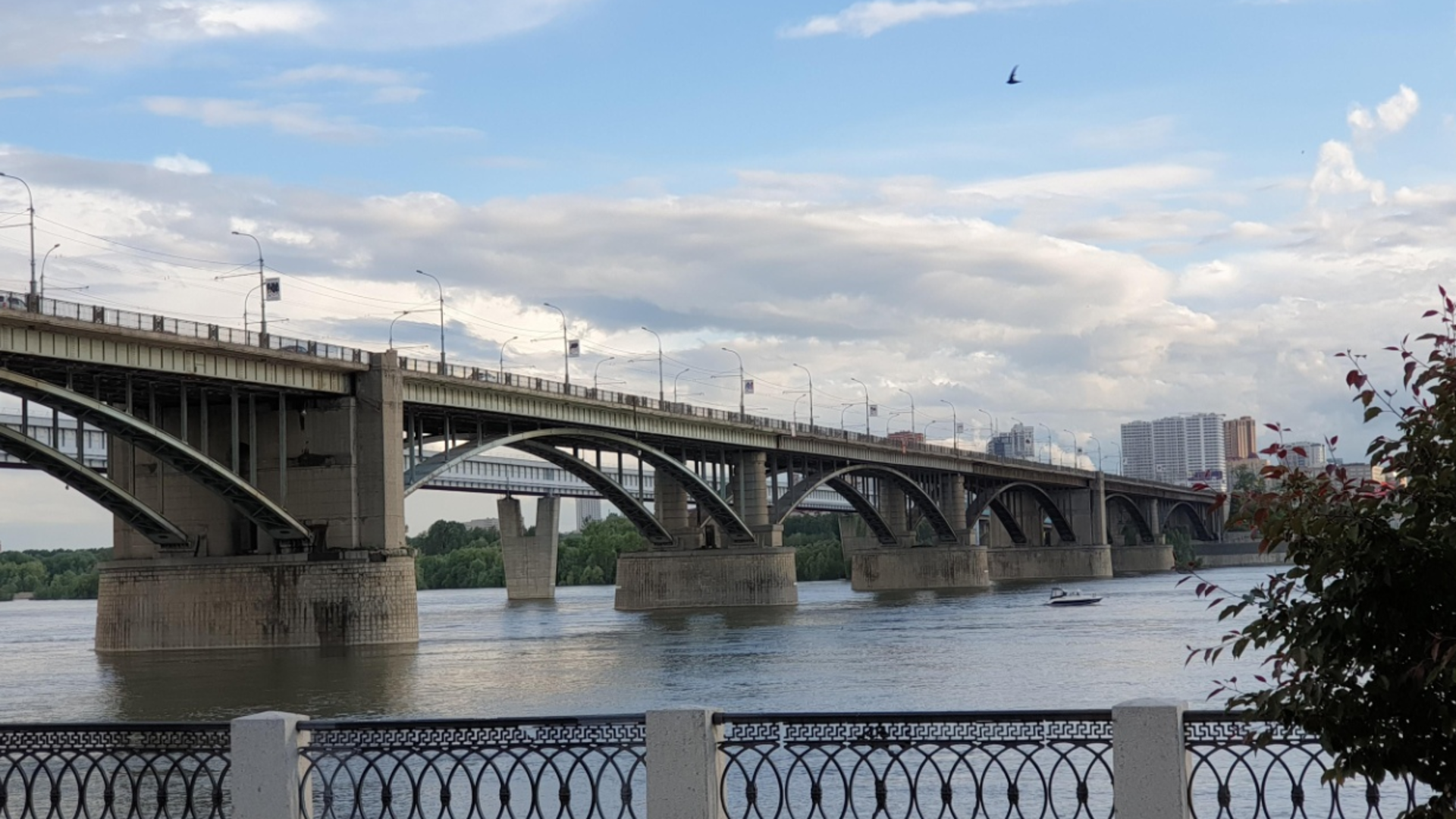 октябрьский мост в новосибирске