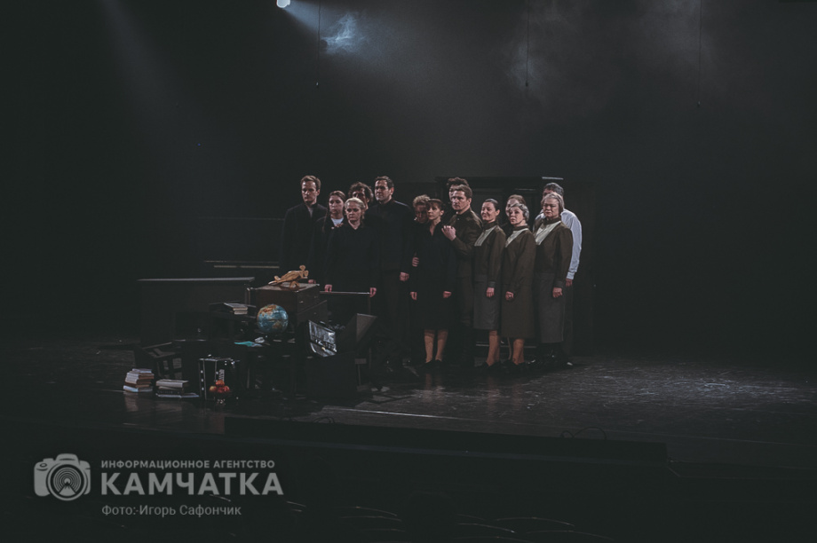 Предпремьерный показ спектакля «Завтра была война» на Камчатке (фоторепортаж). Фото: ИА «Камчатка» \ Игорь Сафончик. Фотография 18