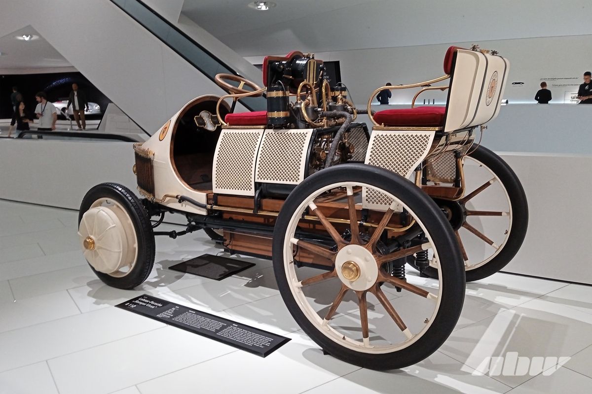 От экспериментов с электричеством до Volkswagen Beetle: 150 лет со дня рождения Фердинанда Порше