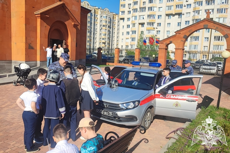 Росгвардейцы приняли участие в праздничном мероприятии, посвященном Дню Победы в Тамбове