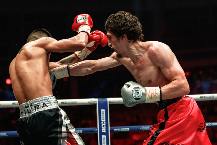 Как победа в поединке сильнейших. Как победа в поединке сильнейших. Как победа в поединке сильнейших. Бои три на три в узком ринге. Флойд мейвезер победа.