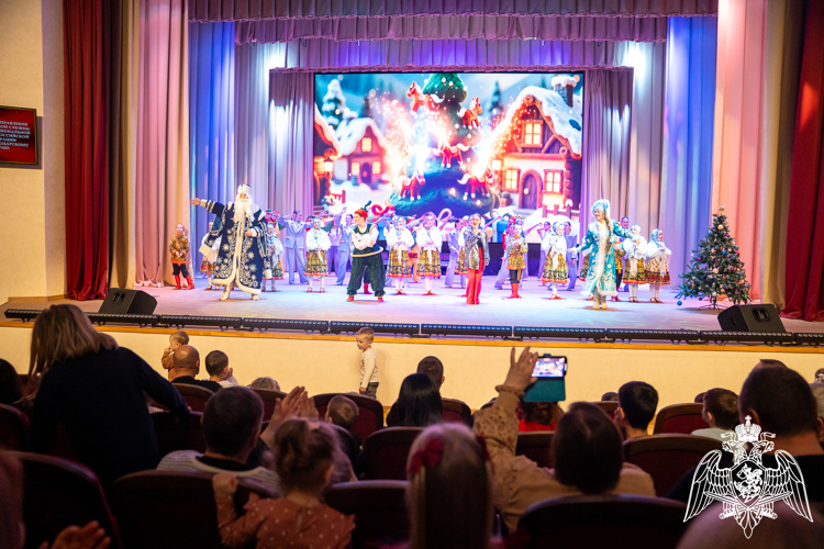 В Краснодаре дети росгвардейцев отправились в «Новогоднее путешествие»