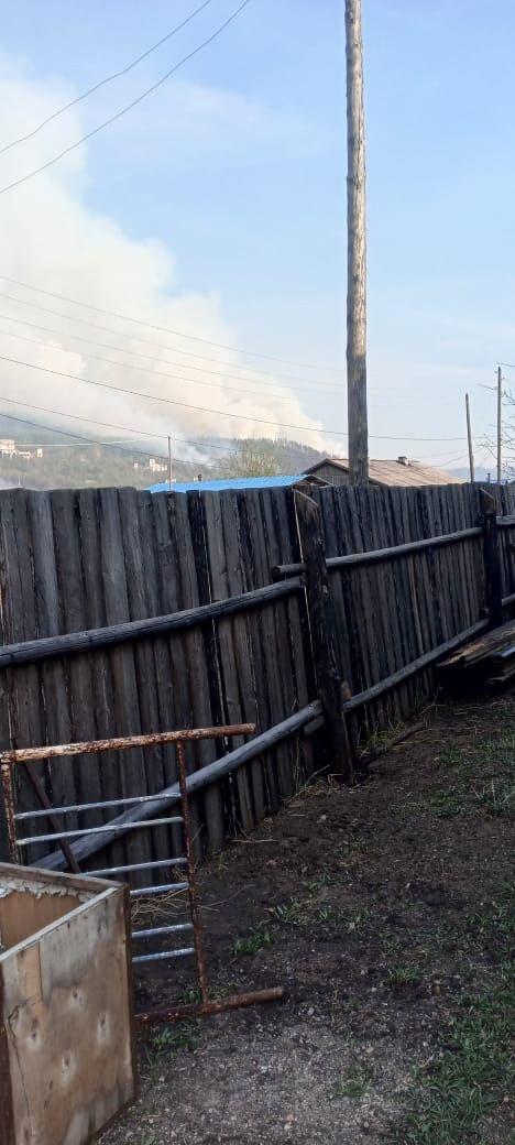 Лесной пожар бушует около села Солонечный