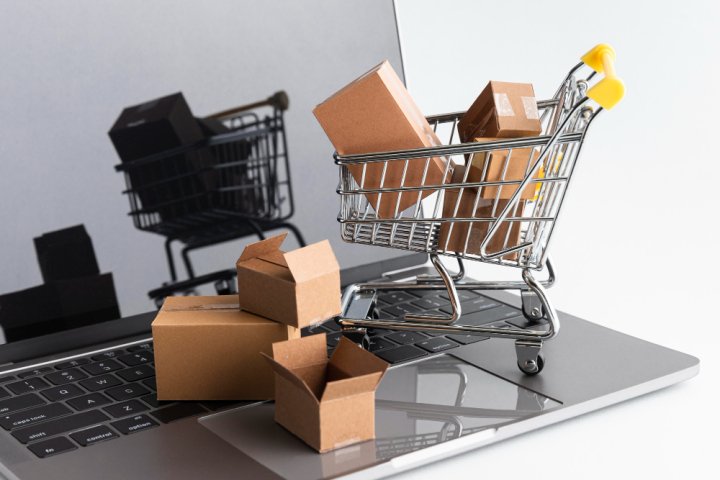 Комиссии для продавцов на маркетплейсах за три года выросли более чем на 50%